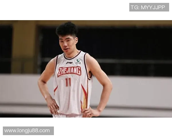 余嘉豪的成长之路：从少年篮球梦到职业生涯的辉煌与挑战