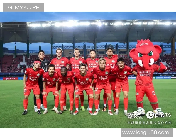 中超激战河南队迎战江苏队双方全力争胜争夺宝贵积分 中超激战河南队迎战江苏队双方全力争胜争夺宝贵积分