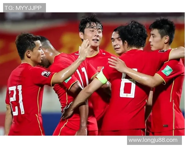 中国足球队迎战马尔代夫队力争在主场取得胜利的关键赛事