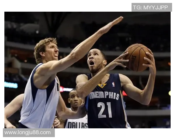 灰熊与小牛精彩对决在线直播全程回顾与分析 灰熊与小牛精彩对决在线直播全程回顾与分析