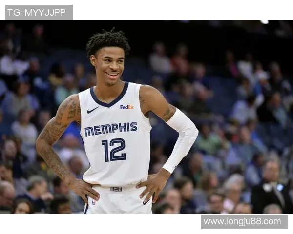 2018年勇士与雷霆季前赛精彩回顾及赛后分析