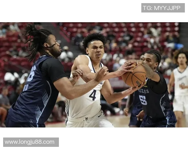 快船与灰熊精彩对决回放全场集锦分析与精彩瞬间重温 快船与灰熊精彩对决回放全场集锦分析与精彩瞬间重温