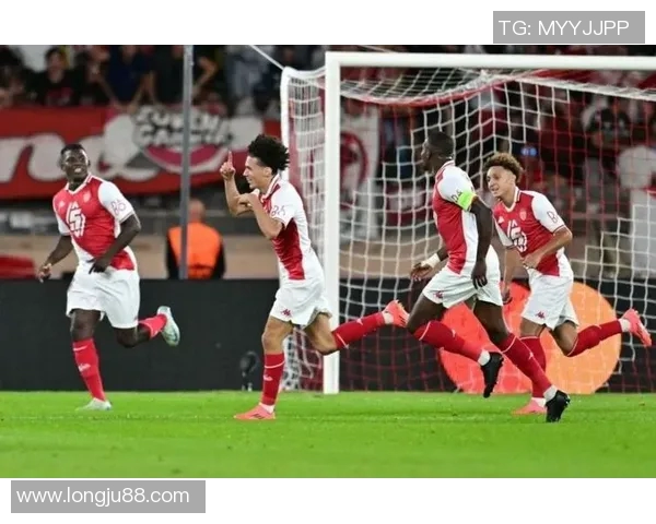 曼彻斯特与亚特兰大激战在即球迷期待精彩对决与历史碰撞