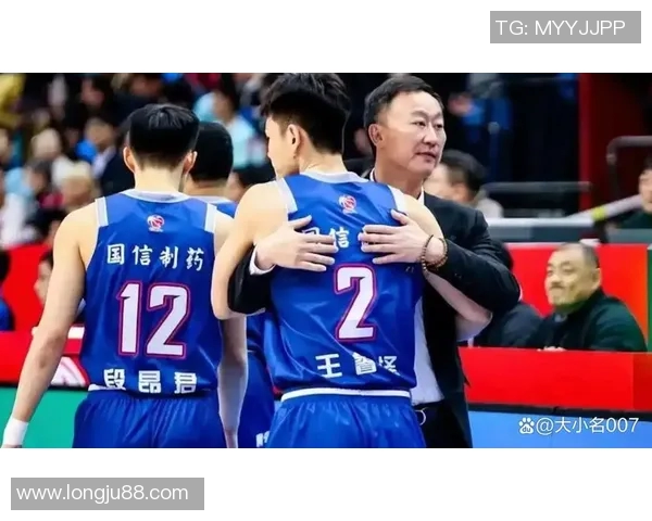 青岛双星与北京首钢激战正酣谁能在CBA赛场上笑到最后 青岛双星与北京首钢激战正酣谁能在CBA赛场上笑到最后