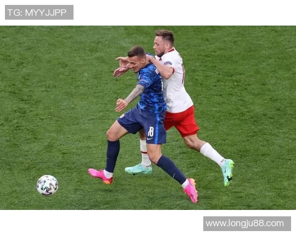 荷兰与斯洛伐克上半场精彩对决回顾与分析